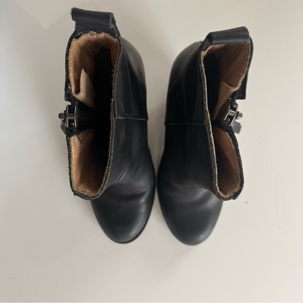 Acne Studios Pistol Black Heeled Leather Ankle Boots - Picture 10 of 13